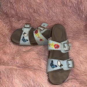 Very cute butterfly double buckle sandals 🦋